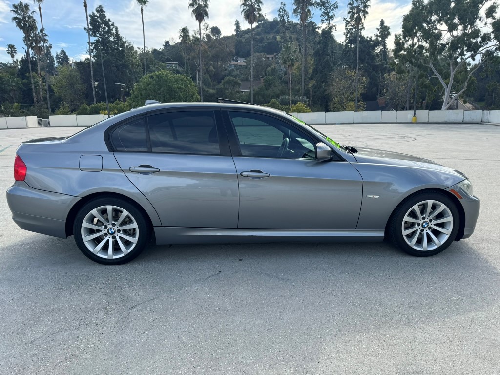 bmw 3 series 2011 WBAPH5C59BA447299 image bmw 3 series 2011 WBAPH5C59BA447299 image
